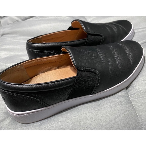 vionic demetra slip on sneaker